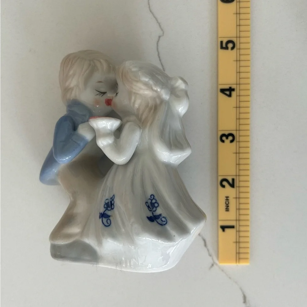 Vintage Hand Painted Kissing Wedding Couple Ceramic Figurine Lamboli Co